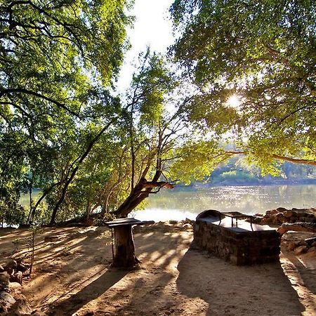 คูเนเน่ริเวอร์ลอดจ์ Villa Ehomba ภายนอก รูปภาพ